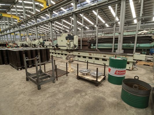 Werkstück/Werkzeug Rotation Skiving Roller Brennmaschine 150 mm Leitbahnbreite